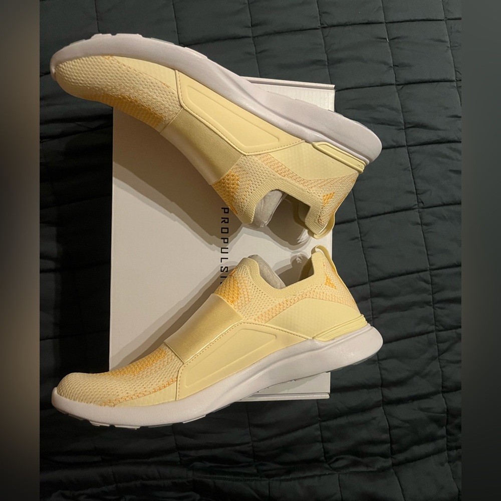 NIB m9/w10.5: $245 APL TechLoom Bliss Unisex Sneaker, Men's 9 or Women’s 10.5 🥭 - Picture 8 of 15